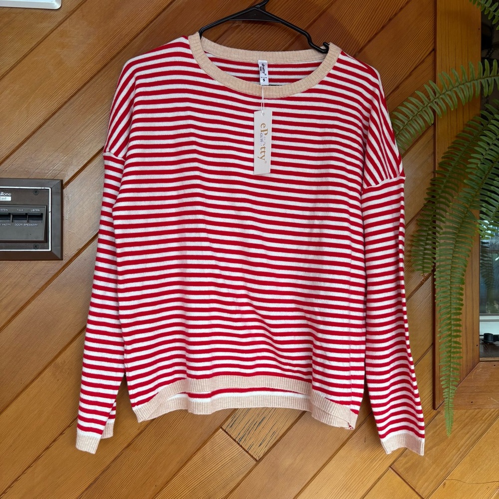 EPretty Red and white Striped Sweater